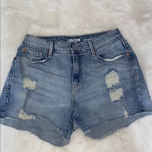 Denizen Levi’s jean shorts